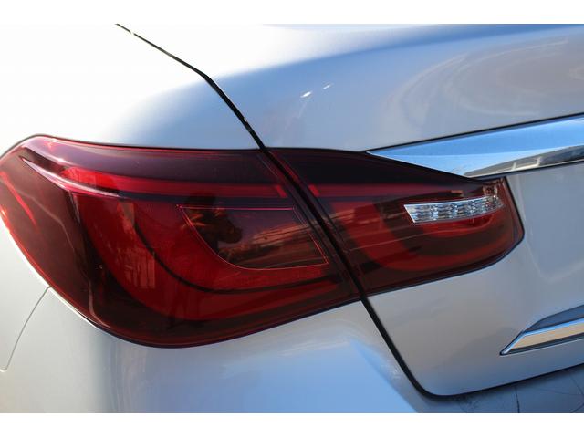 フーガハイブリッド ＶＩＰ　禁煙車　黒革シート　純正８型ナビ　フルセグ　全周囲カメラ　温冷シート　パワーシート　レーダークルーズコントロール　ＬＥＤヘッドライト　ＥＴＣ　電動格納式ミラー　Ｂｌｕｅｔｏｏｔｈ接続　障害物センサー（23枚目）