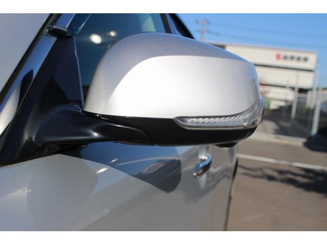 フーガハイブリッド ＶＩＰ　禁煙車　黒革シート　純正８型ナビ　フルセグ　全周囲カメラ　温冷シート　パワーシート　レーダークルーズコントロール　ＬＥＤヘッドライト　ＥＴＣ　電動格納式ミラー　Ｂｌｕｅｔｏｏｔｈ接続　障害物センサー（24枚目）