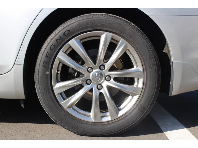 フーガハイブリッド ＶＩＰ　禁煙車　黒革シート　純正８型ナビ　フルセグ　全周囲カメラ　温冷シート　パワーシート　レーダークルーズコントロール　ＬＥＤヘッドライト　ＥＴＣ　電動格納式ミラー　Ｂｌｕｅｔｏｏｔｈ接続　障害物センサー（28枚目）