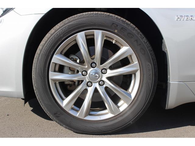 フーガハイブリッド ＶＩＰ　禁煙車　黒革シート　純正８型ナビ　フルセグ　全周囲カメラ　温冷シート　パワーシート　レーダークルーズコントロール　ＬＥＤヘッドライト　ＥＴＣ　電動格納式ミラー　Ｂｌｕｅｔｏｏｔｈ接続　障害物センサー（29枚目）