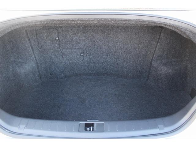 フーガハイブリッド ＶＩＰ　禁煙車　黒革シート　純正８型ナビ　フルセグ　全周囲カメラ　温冷シート　パワーシート　レーダークルーズコントロール　ＬＥＤヘッドライト　ＥＴＣ　電動格納式ミラー　Ｂｌｕｅｔｏｏｔｈ接続　障害物センサー（35枚目）