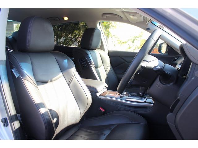 フーガハイブリッド ＶＩＰ　禁煙車　黒革シート　純正８型ナビ　フルセグ　全周囲カメラ　温冷シート　パワーシート　レーダークルーズコントロール　ＬＥＤヘッドライト　ＥＴＣ　電動格納式ミラー　Ｂｌｕｅｔｏｏｔｈ接続　障害物センサー（39枚目）