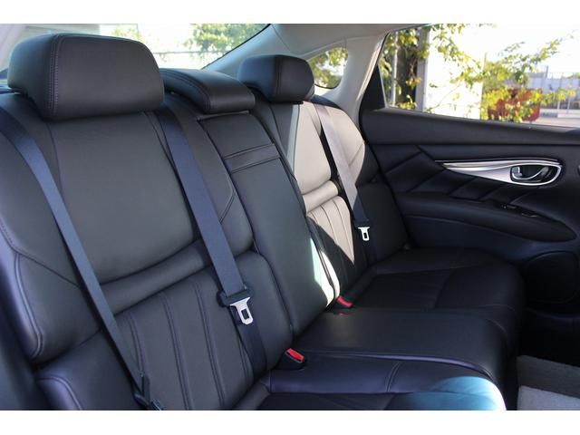 フーガハイブリッド ＶＩＰ　禁煙車　黒革シート　純正８型ナビ　フルセグ　全周囲カメラ　温冷シート　パワーシート　レーダークルーズコントロール　ＬＥＤヘッドライト　ＥＴＣ　電動格納式ミラー　Ｂｌｕｅｔｏｏｔｈ接続　障害物センサー（41枚目）