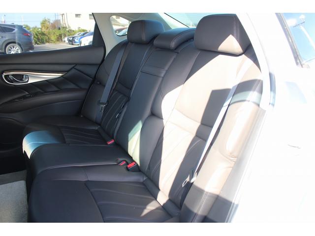 フーガハイブリッド ＶＩＰ　禁煙車　黒革シート　純正８型ナビ　フルセグ　全周囲カメラ　温冷シート　パワーシート　レーダークルーズコントロール　ＬＥＤヘッドライト　ＥＴＣ　電動格納式ミラー　Ｂｌｕｅｔｏｏｔｈ接続　障害物センサー（43枚目）