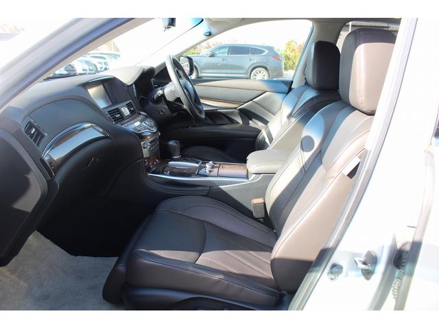 フーガハイブリッド ＶＩＰ　禁煙車　黒革シート　純正８型ナビ　フルセグ　全周囲カメラ　温冷シート　パワーシート　レーダークルーズコントロール　ＬＥＤヘッドライト　ＥＴＣ　電動格納式ミラー　Ｂｌｕｅｔｏｏｔｈ接続　障害物センサー（44枚目）