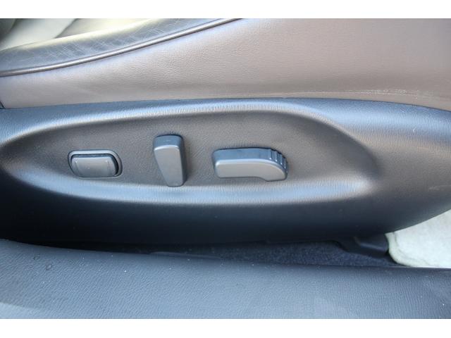 フーガハイブリッド ＶＩＰ　禁煙車　黒革シート　純正８型ナビ　フルセグ　全周囲カメラ　温冷シート　パワーシート　レーダークルーズコントロール　ＬＥＤヘッドライト　ＥＴＣ　電動格納式ミラー　Ｂｌｕｅｔｏｏｔｈ接続　障害物センサー（59枚目）