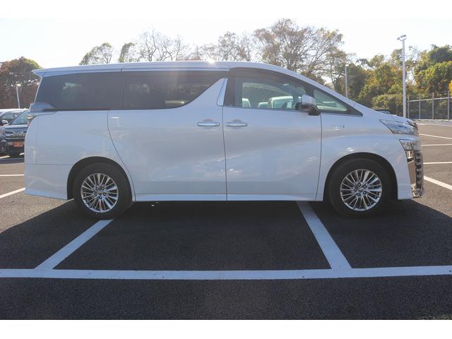 ヴェルファイアハイブリッド ZR Gエディション 禁煙車 黒革シート 純正10型ナビ フルセグTV バックカメラ 両側電動スライドドア 温冷シート 電動リアゲート パワーシート デジタルインナーミラー レーダークルーズコントロール ETC2.0(5枚目)