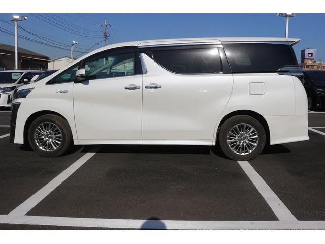 ヴェルファイアハイブリッド ZR Gエディション 禁煙車 黒革シート 純正10型ナビ フルセグTV バックカメラ 両側電動スライドドア 温冷シート 電動リアゲート パワーシート デジタルインナーミラー レーダークルーズコントロール ETC2.0(9枚目)