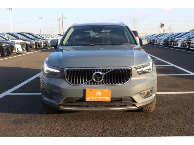 ＸＣ４０ Ｔ４　禁煙車　黒ハーフレザーシート　純正ナビ　フルセグＴＶ　全周囲カメラ　インテリセーフ　アダプティブクルーズコントロール　ＡｐｐｌｅＣａｒｐｌａｙ　シートヒーター　ステアリングヒーター　ＬＥＤヘッドライト（3枚目）