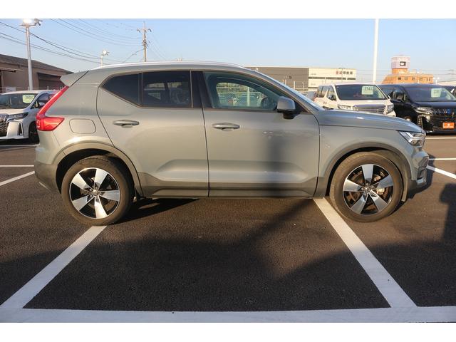 ＸＣ４０ Ｔ４　禁煙車　黒ハーフレザーシート　純正ナビ　フルセグＴＶ　全周囲カメラ　インテリセーフ　アダプティブクルーズコントロール　ＡｐｐｌｅＣａｒｐｌａｙ　シートヒーター　ステアリングヒーター　ＬＥＤヘッドライト（5枚目）