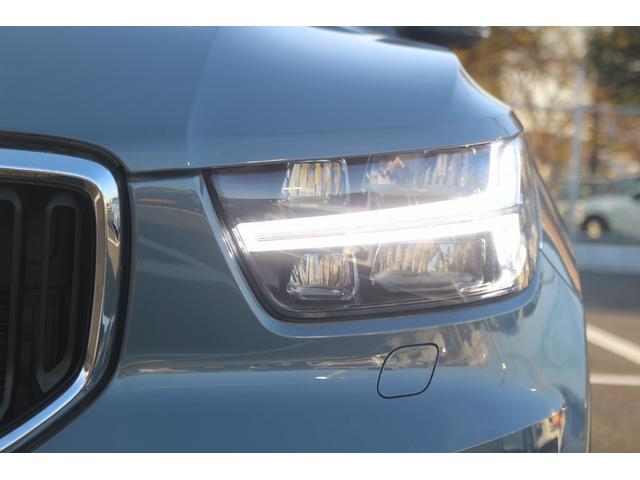 ＸＣ４０ Ｔ４　禁煙車　黒ハーフレザーシート　純正ナビ　フルセグＴＶ　全周囲カメラ　インテリセーフ　アダプティブクルーズコントロール　ＡｐｐｌｅＣａｒｐｌａｙ　シートヒーター　ステアリングヒーター　ＬＥＤヘッドライト（10枚目）