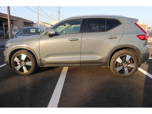 ＸＣ４０ Ｔ４　禁煙車　黒ハーフレザーシート　純正ナビ　フルセグＴＶ　全周囲カメラ　インテリセーフ　アダプティブクルーズコントロール　ＡｐｐｌｅＣａｒｐｌａｙ　シートヒーター　ステアリングヒーター　ＬＥＤヘッドライト（17枚目）