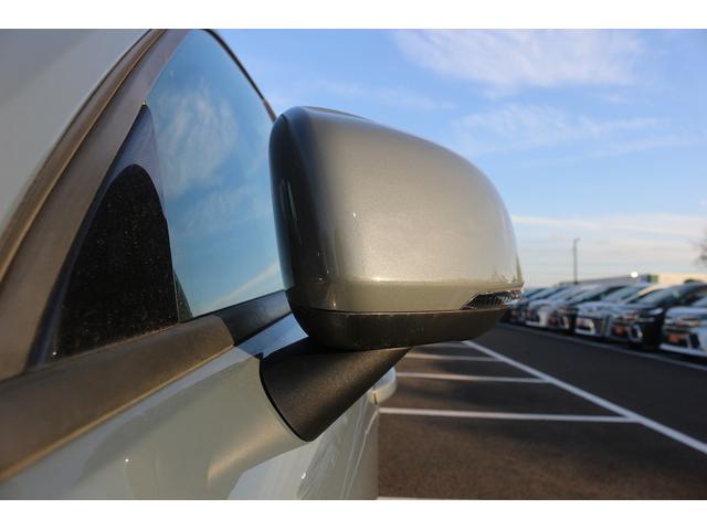 ＸＣ４０ Ｔ４　禁煙車　黒ハーフレザーシート　純正ナビ　フルセグＴＶ　全周囲カメラ　インテリセーフ　アダプティブクルーズコントロール　ＡｐｐｌｅＣａｒｐｌａｙ　シートヒーター　ステアリングヒーター　ＬＥＤヘッドライト（19枚目）