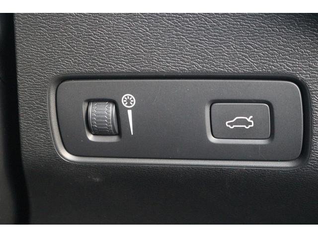 ＸＣ４０ Ｔ４　禁煙車　黒ハーフレザーシート　純正ナビ　フルセグＴＶ　全周囲カメラ　インテリセーフ　アダプティブクルーズコントロール　ＡｐｐｌｅＣａｒｐｌａｙ　シートヒーター　ステアリングヒーター　ＬＥＤヘッドライト（52枚目）