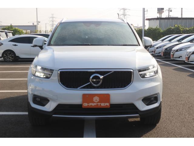 ＸＣ４０ Ｂ４　モメンタム　禁煙車　純正ナビ　フルセグＴＶ　全周囲カメラ　インテリセーフ　アダプティブクルーズコントロール　ＡｐｐｌｅＣａｒｐｌａｙ　ステアリングヒーター　シートヒーター　パワ－シ－ト　ＬＥＤヘッドライト（8枚目）