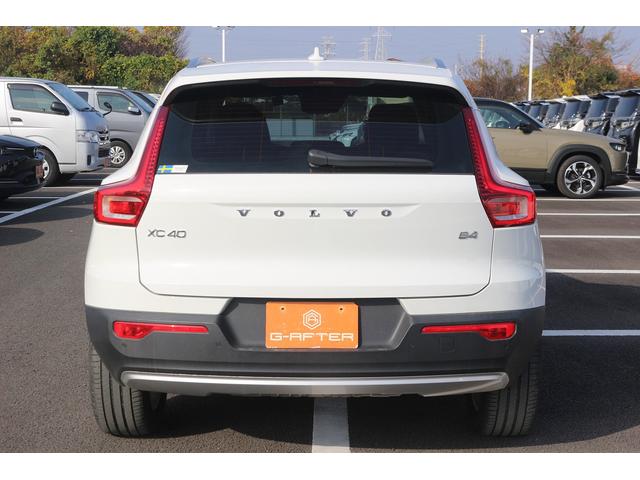 ＸＣ４０ Ｂ４　モメンタム　禁煙車　純正ナビ　フルセグＴＶ　全周囲カメラ　インテリセーフ　アダプティブクルーズコントロール　ＡｐｐｌｅＣａｒｐｌａｙ　ステアリングヒーター　シートヒーター　パワ－シ－ト　ＬＥＤヘッドライト（12枚目）