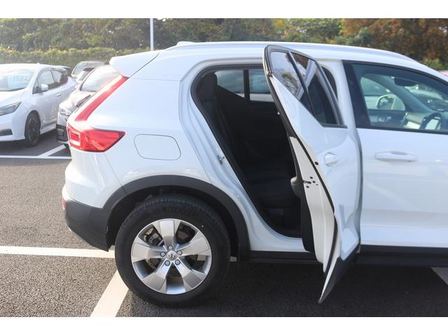 ＸＣ４０ Ｂ４　モメンタム　禁煙車　純正ナビ　フルセグＴＶ　全周囲カメラ　インテリセーフ　アダプティブクルーズコントロール　ＡｐｐｌｅＣａｒｐｌａｙ　ステアリングヒーター　シートヒーター　パワ－シ－ト　ＬＥＤヘッドライト（32枚目）