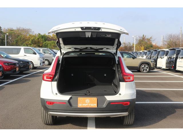 ＸＣ４０ Ｂ４　モメンタム　禁煙車　純正ナビ　フルセグＴＶ　全周囲カメラ　インテリセーフ　アダプティブクルーズコントロール　ＡｐｐｌｅＣａｒｐｌａｙ　ステアリングヒーター　シートヒーター　パワ－シ－ト　ＬＥＤヘッドライト（34枚目）