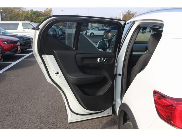 ＸＣ４０ Ｂ４　モメンタム　禁煙車　純正ナビ　フルセグＴＶ　全周囲カメラ　インテリセーフ　アダプティブクルーズコントロール　ＡｐｐｌｅＣａｒｐｌａｙ　ステアリングヒーター　シートヒーター　パワ－シ－ト　ＬＥＤヘッドライト（39枚目）
