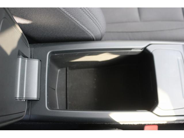 ＸＣ４０ Ｂ４　モメンタム　禁煙車　純正ナビ　フルセグＴＶ　全周囲カメラ　インテリセーフ　アダプティブクルーズコントロール　ＡｐｐｌｅＣａｒｐｌａｙ　ステアリングヒーター　シートヒーター　パワ－シ－ト　ＬＥＤヘッドライト（60枚目）