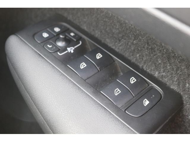 ＸＣ４０ Ｂ４　モメンタム　禁煙車　純正ナビ　フルセグＴＶ　全周囲カメラ　インテリセーフ　アダプティブクルーズコントロール　ＡｐｐｌｅＣａｒｐｌａｙ　ステアリングヒーター　シートヒーター　パワ－シ－ト　ＬＥＤヘッドライト（62枚目）