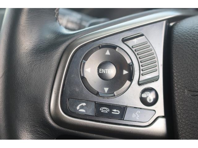 シビック ハッチバック　禁煙車　黒革シート　純正ナビ　フルセグＴＶ　バックカメラ　レーダークルーズコントロール　衝突軽減ブレーキ　ＬＥＤヘッドライト　シートヒーター　パワーシート　アイドリングストップ　電動格納ドアミラー（37枚目）