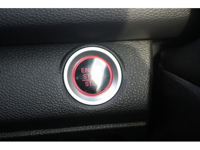 シビック ハッチバック　禁煙車　黒革シート　純正ナビ　フルセグＴＶ　バックカメラ　レーダークルーズコントロール　衝突軽減ブレーキ　ＬＥＤヘッドライト　シートヒーター　パワーシート　アイドリングストップ　電動格納ドアミラー（40枚目）