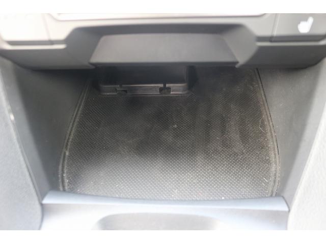 シビック ハッチバック　禁煙車　黒革シート　純正ナビ　フルセグＴＶ　バックカメラ　レーダークルーズコントロール　衝突軽減ブレーキ　ＬＥＤヘッドライト　シートヒーター　パワーシート　アイドリングストップ　電動格納ドアミラー（67枚目）