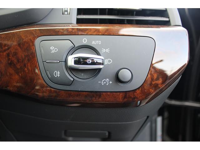 Ａ４アバント ２．０ＴＦＳＩクワトロ　禁煙車　アイボリ－ナッパレザ－シ－ト　純正ナビ　フルセグＴＶ　バックカメラ　アダプティブクル－ズコントロール　バーチャルコックピット　ＢＡＮＧ＆ＯＬＦＳＥＮサウンドシステム　ＬＥＤヘッドライト（5枚目）