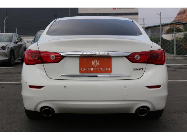 スカイライン ３５０ＧＴ　ハイブリッド　タイプＳＰ　禁煙車　本革シート　ツインディスプレイ　フルセグＴＶ　全周囲カメラ　レーダークルーズ　ＬＥＤヘッドライト　ツインディスプレイ　シートヒーター　パドルシフト　パワーシート　ＥＴＣ　Ｂｌｕｅｔｏｏｔｈ（9枚目）