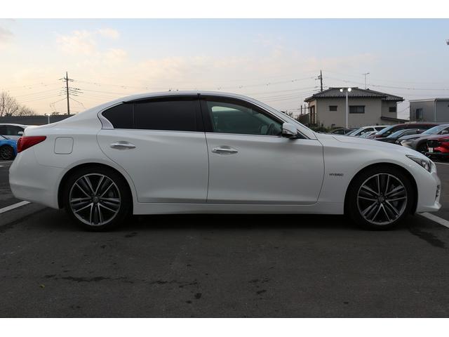 スカイライン ３５０ＧＴ　ハイブリッド　タイプＳＰ　禁煙車　本革シート　ツインディスプレイ　フルセグＴＶ　全周囲カメラ　レーダークルーズ　ＬＥＤヘッドライト　ツインディスプレイ　シートヒーター　パドルシフト　パワーシート　ＥＴＣ　Ｂｌｕｅｔｏｏｔｈ（11枚目）