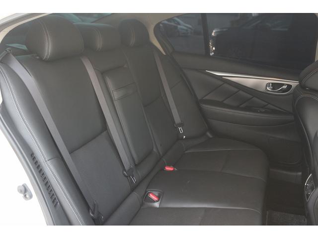 スカイライン ３５０ＧＴ　ハイブリッド　タイプＳＰ　禁煙車　本革シート　ツインディスプレイ　フルセグＴＶ　全周囲カメラ　レーダークルーズ　ＬＥＤヘッドライト　ツインディスプレイ　シートヒーター　パドルシフト　パワーシート　ＥＴＣ　Ｂｌｕｅｔｏｏｔｈ（29枚目）