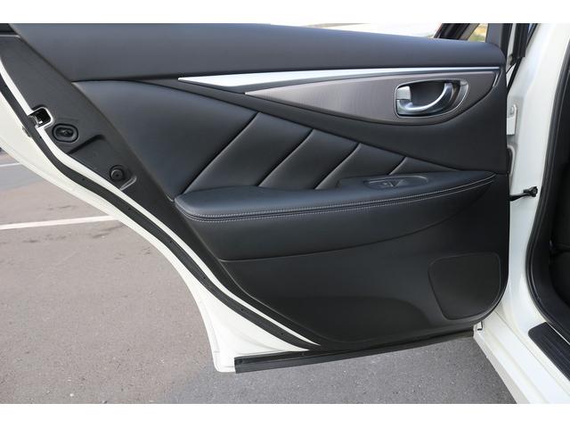 スカイライン ３５０ＧＴ　ハイブリッド　タイプＳＰ　禁煙車　本革シート　ツインディスプレイ　フルセグＴＶ　全周囲カメラ　レーダークルーズ　ＬＥＤヘッドライト　ツインディスプレイ　シートヒーター　パドルシフト　パワーシート　ＥＴＣ　Ｂｌｕｅｔｏｏｔｈ（31枚目）