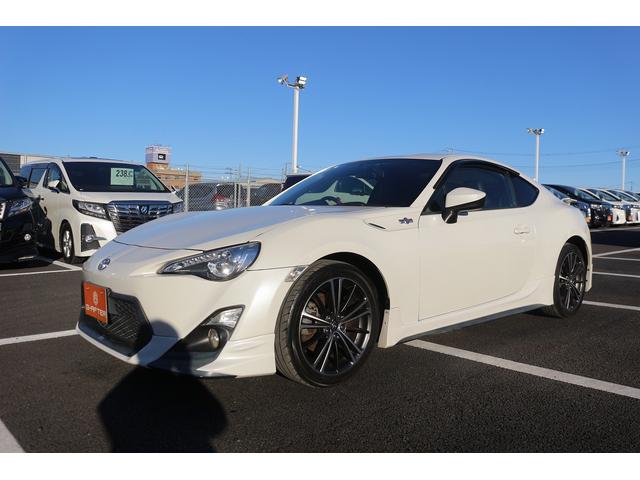 ８６ ＧＴ　禁煙車　ＴＲＤエアロ　ＴＲＤフルマフラー　６ＭＴ　純正ナビ　バックカメラ　フルセグＴＶ　ＥＴＣ　ＨＩＤヘッドライト　純正１７ＡＷ　プッシュスタート　Ｂｌｕｅｔｏｏｔｈ接続　電動格納ミラー　オートライト（10枚目）