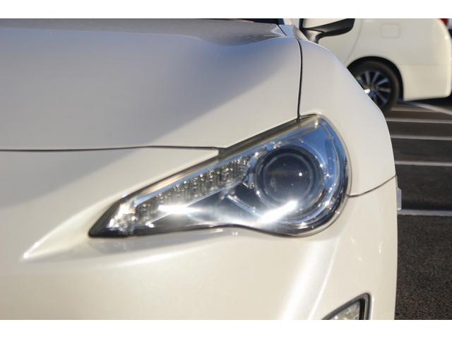 ８６ ＧＴ　禁煙車　ＴＲＤエアロ　ＴＲＤフルマフラー　６ＭＴ　純正ナビ　バックカメラ　フルセグＴＶ　ＥＴＣ　ＨＩＤヘッドライト　純正１７ＡＷ　プッシュスタート　Ｂｌｕｅｔｏｏｔｈ接続　電動格納ミラー　オートライト（12枚目）