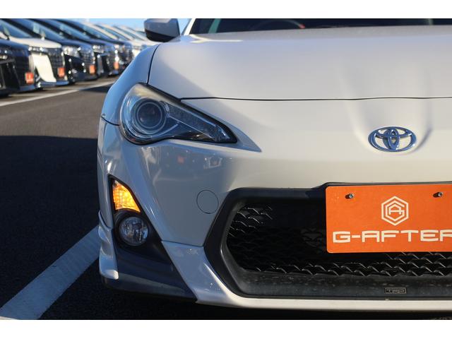 ８６ ＧＴ　禁煙車　ＴＲＤエアロ　ＴＲＤフルマフラー　６ＭＴ　純正ナビ　バックカメラ　フルセグＴＶ　ＥＴＣ　ＨＩＤヘッドライト　純正１７ＡＷ　プッシュスタート　Ｂｌｕｅｔｏｏｔｈ接続　電動格納ミラー　オートライト（13枚目）