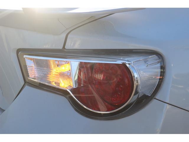 ８６ ＧＴ　禁煙車　ＴＲＤエアロ　ＴＲＤフルマフラー　６ＭＴ　純正ナビ　バックカメラ　フルセグＴＶ　ＥＴＣ　ＨＩＤヘッドライト　純正１７ＡＷ　プッシュスタート　Ｂｌｕｅｔｏｏｔｈ接続　電動格納ミラー　オートライト（15枚目）