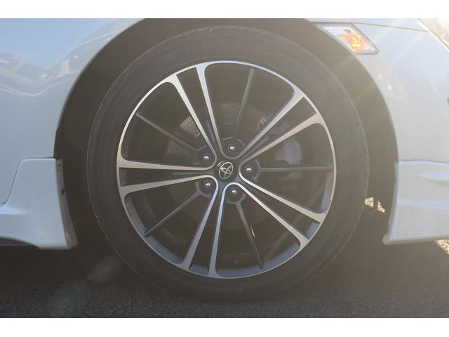 ８６ ＧＴ　禁煙車　ＴＲＤエアロ　ＴＲＤフルマフラー　６ＭＴ　純正ナビ　バックカメラ　フルセグＴＶ　ＥＴＣ　ＨＩＤヘッドライト　純正１７ＡＷ　プッシュスタート　Ｂｌｕｅｔｏｏｔｈ接続　電動格納ミラー　オートライト（19枚目）