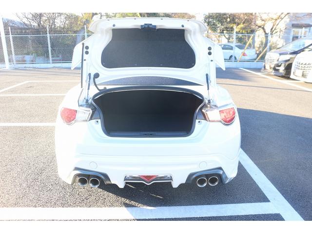 ８６ ＧＴ　禁煙車　ＴＲＤエアロ　ＴＲＤフルマフラー　６ＭＴ　純正ナビ　バックカメラ　フルセグＴＶ　ＥＴＣ　ＨＩＤヘッドライト　純正１７ＡＷ　プッシュスタート　Ｂｌｕｅｔｏｏｔｈ接続　電動格納ミラー　オートライト（26枚目）