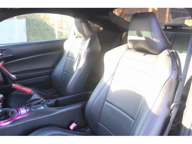 ８６ ＧＴ　禁煙車　ＴＲＤエアロ　ＴＲＤフルマフラー　６ＭＴ　純正ナビ　バックカメラ　フルセグＴＶ　ＥＴＣ　ＨＩＤヘッドライト　純正１７ＡＷ　プッシュスタート　Ｂｌｕｅｔｏｏｔｈ接続　電動格納ミラー　オートライト（34枚目）