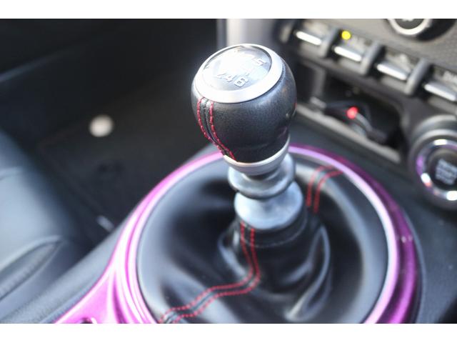 ８６ ＧＴ　禁煙車　ＴＲＤエアロ　ＴＲＤフルマフラー　６ＭＴ　純正ナビ　バックカメラ　フルセグＴＶ　ＥＴＣ　ＨＩＤヘッドライト　純正１７ＡＷ　プッシュスタート　Ｂｌｕｅｔｏｏｔｈ接続　電動格納ミラー　オートライト（51枚目）