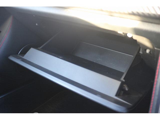 ８６ ＧＴ　禁煙車　ＴＲＤエアロ　ＴＲＤフルマフラー　６ＭＴ　純正ナビ　バックカメラ　フルセグＴＶ　ＥＴＣ　ＨＩＤヘッドライト　純正１７ＡＷ　プッシュスタート　Ｂｌｕｅｔｏｏｔｈ接続　電動格納ミラー　オートライト（56枚目）