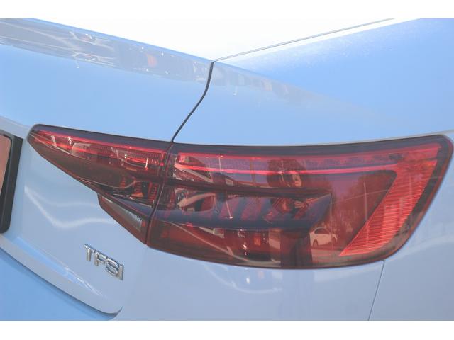 Ａ４ ２．０ＴＦＳＩ　禁煙車　マトリックスＬＥＤヘッドライト　バーチャルコックピット黒革シート　純正ナビ　フルセグＴＶ　バックカメラ　レーダークルーズ　ＥＴＣ　シートヒーター　パワーシート　ウッドトリム　スマートキー（19枚目）