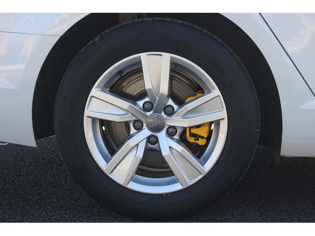 Ａ４ ２．０ＴＦＳＩ　禁煙車　マトリックスＬＥＤヘッドライト　バーチャルコックピット黒革シート　純正ナビ　フルセグＴＶ　バックカメラ　レーダークルーズ　ＥＴＣ　シートヒーター　パワーシート　ウッドトリム　スマートキー（24枚目）