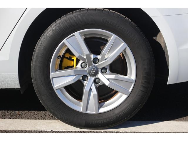 Ａ４ ２．０ＴＦＳＩ　禁煙車　マトリックスＬＥＤヘッドライト　バーチャルコックピット黒革シート　純正ナビ　フルセグＴＶ　バックカメラ　レーダークルーズ　ＥＴＣ　シートヒーター　パワーシート　ウッドトリム　スマートキー（25枚目）