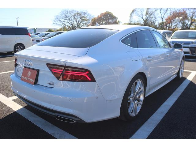 A7スポーツバック 2.0TFSIクワトロ Sラインパッケージ 禁煙車 アシスタンスPKG マトリックスLEDヘッドライト パークアシストPKG BOSEサウンドシステム 純正ナビ 全周囲カメラ 黒革シート シートヒーター フルセグTV 衝突軽減 レーダークルーズ(10枚目)