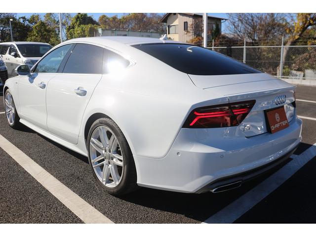 A7スポーツバック 2.0TFSIクワトロ Sラインパッケージ 禁煙車 アシスタンスPKG マトリックスLEDヘッドライト パークアシストPKG BOSEサウンドシステム 純正ナビ 全周囲カメラ 黒革シート シートヒーター フルセグTV 衝突軽減 レーダークルーズ(12枚目)