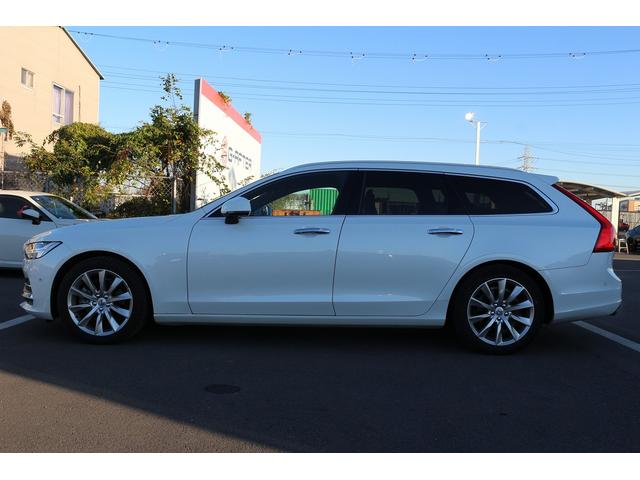 Ｖ９０ Ｔ５　モメンタム　禁煙車　本革シート　純正８インチナビ　フルセグＴＶ　全周囲カメラ　レーダークルーズコントロール　ＬＥＤヘッドライト　ＥＴＣ　ターボチャージャー　オートマチックハイビーム　Ｂｌｕｅｔｏｏｔｈ接続（8枚目）