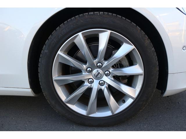 Ｖ９０ Ｔ５　モメンタム　禁煙車　本革シート　純正８インチナビ　フルセグＴＶ　全周囲カメラ　レーダークルーズコントロール　ＬＥＤヘッドライト　ＥＴＣ　ターボチャージャー　オートマチックハイビーム　Ｂｌｕｅｔｏｏｔｈ接続（11枚目）