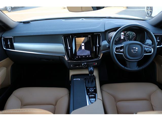 Ｖ９０ Ｔ５　モメンタム　禁煙車　本革シート　純正８インチナビ　フルセグＴＶ　全周囲カメラ　レーダークルーズコントロール　ＬＥＤヘッドライト　ＥＴＣ　ターボチャージャー　オートマチックハイビーム　Ｂｌｕｅｔｏｏｔｈ接続（16枚目）